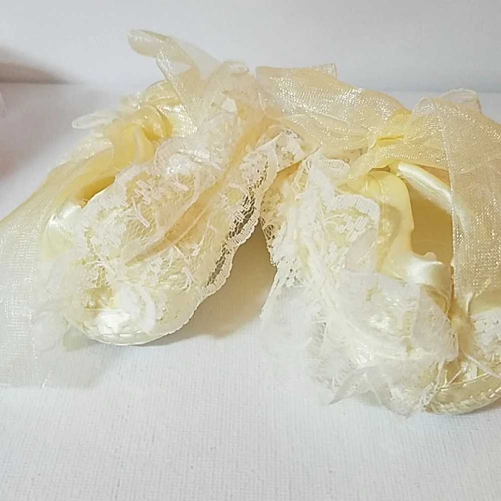 Felts Fun Finds yellow lacy